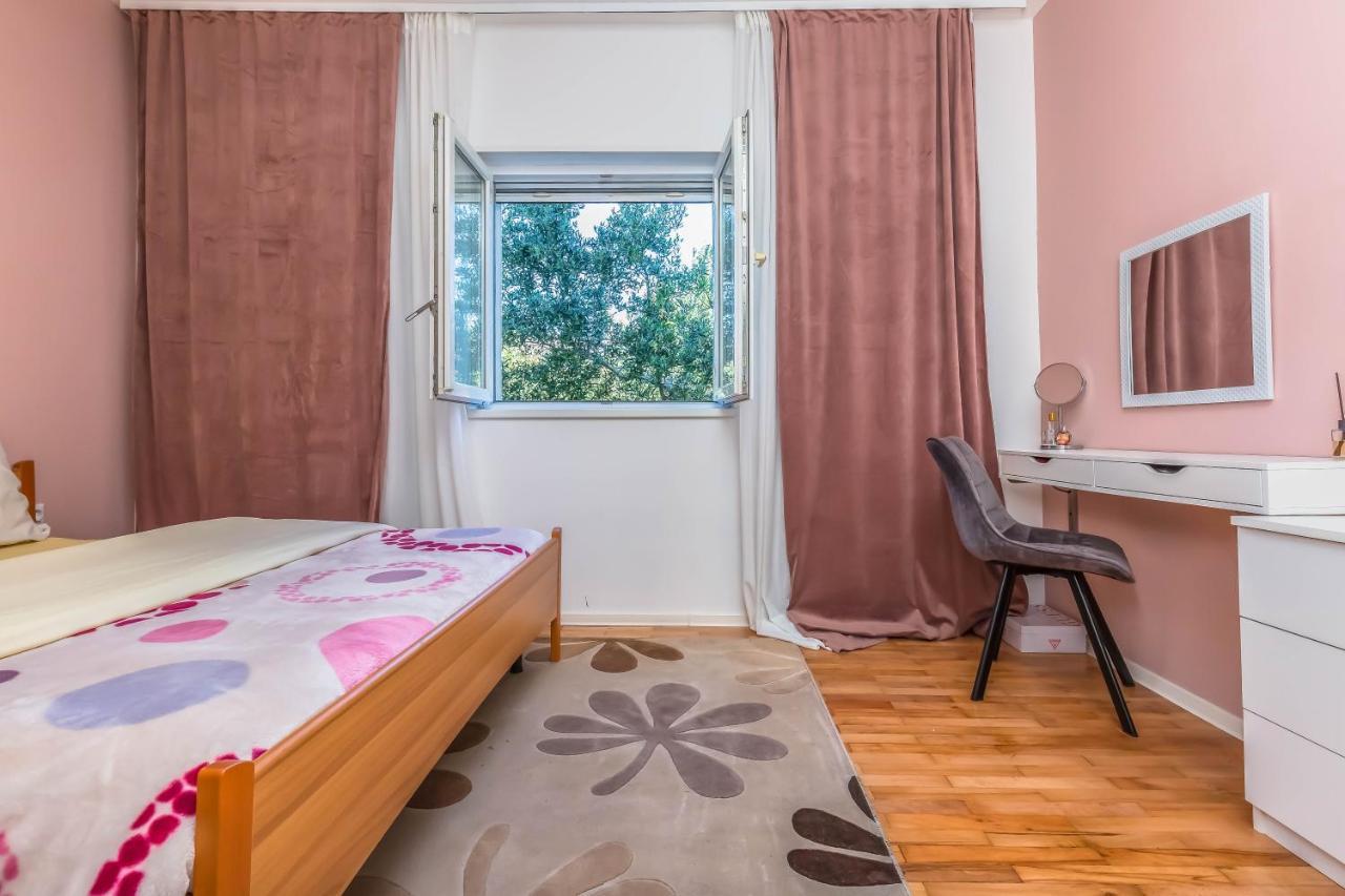 City Luxe Apartment